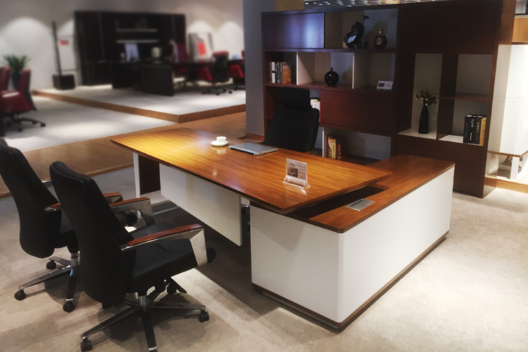 老板辦公桌圖片